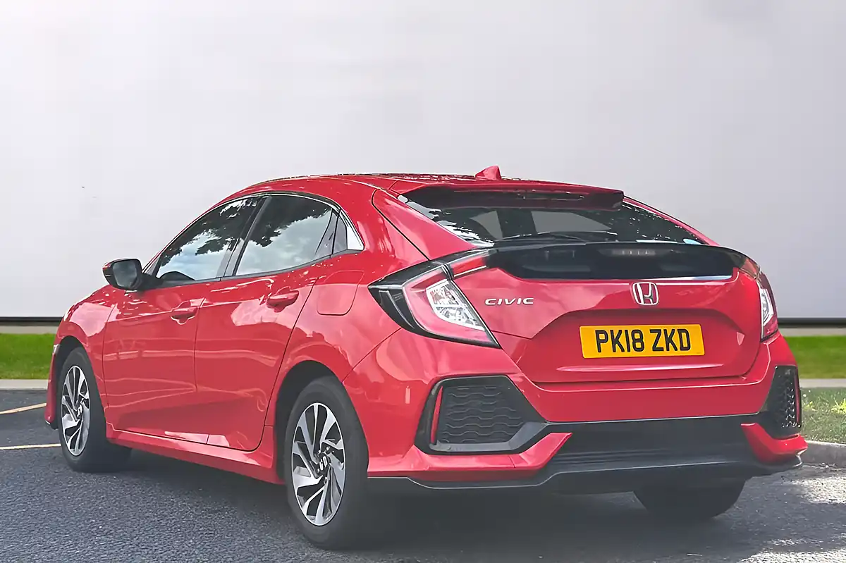Used 2018 Honda Civic Se Red - Interior and Exterior details 5