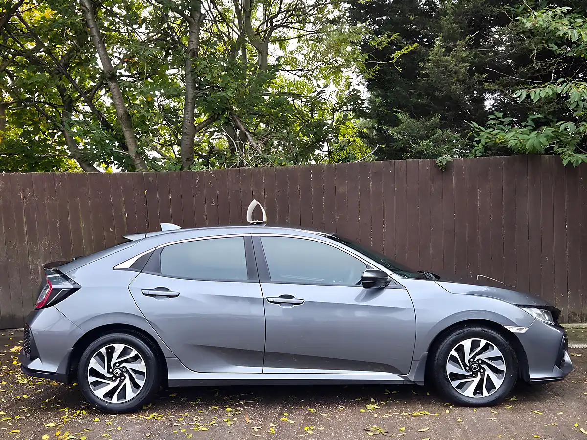 Used 2018 Honda Civic Se Sonic Grey - Interior and Exterior details 7