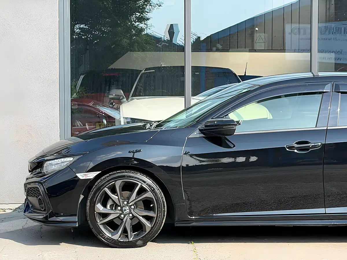 Used 2018 Honda Civic Sport Black - Interior and Exterior details 14