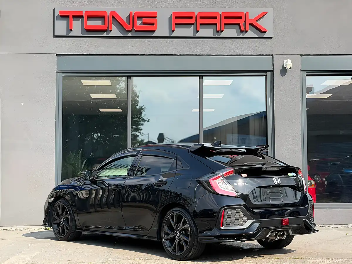 Used 2018 Honda Civic Sport Black - Interior and Exterior details 5