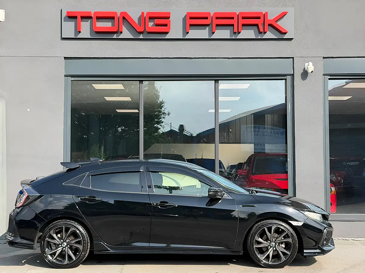 Used 2018 Honda Civic Sport Black - Interior and Exterior details 7