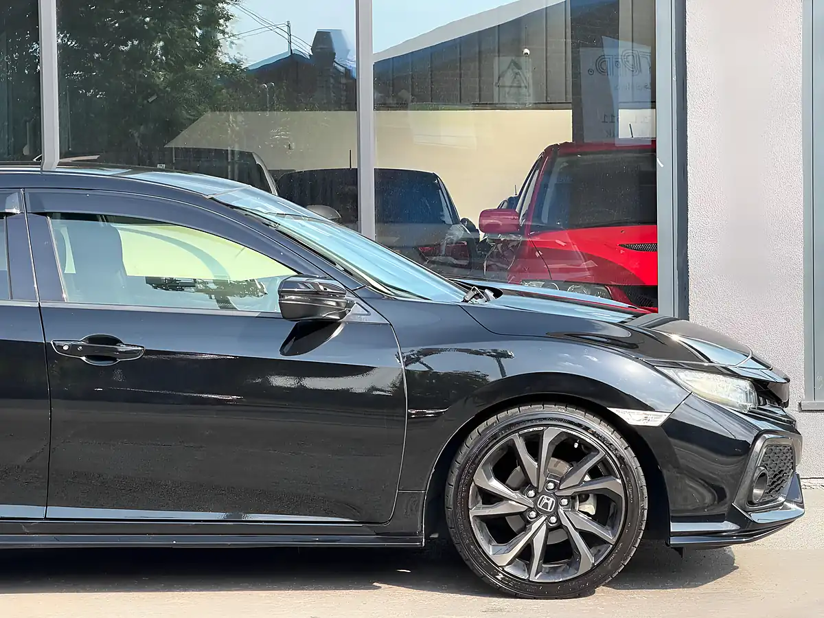 Used 2018 Honda Civic Sport Black - Interior and Exterior details 9