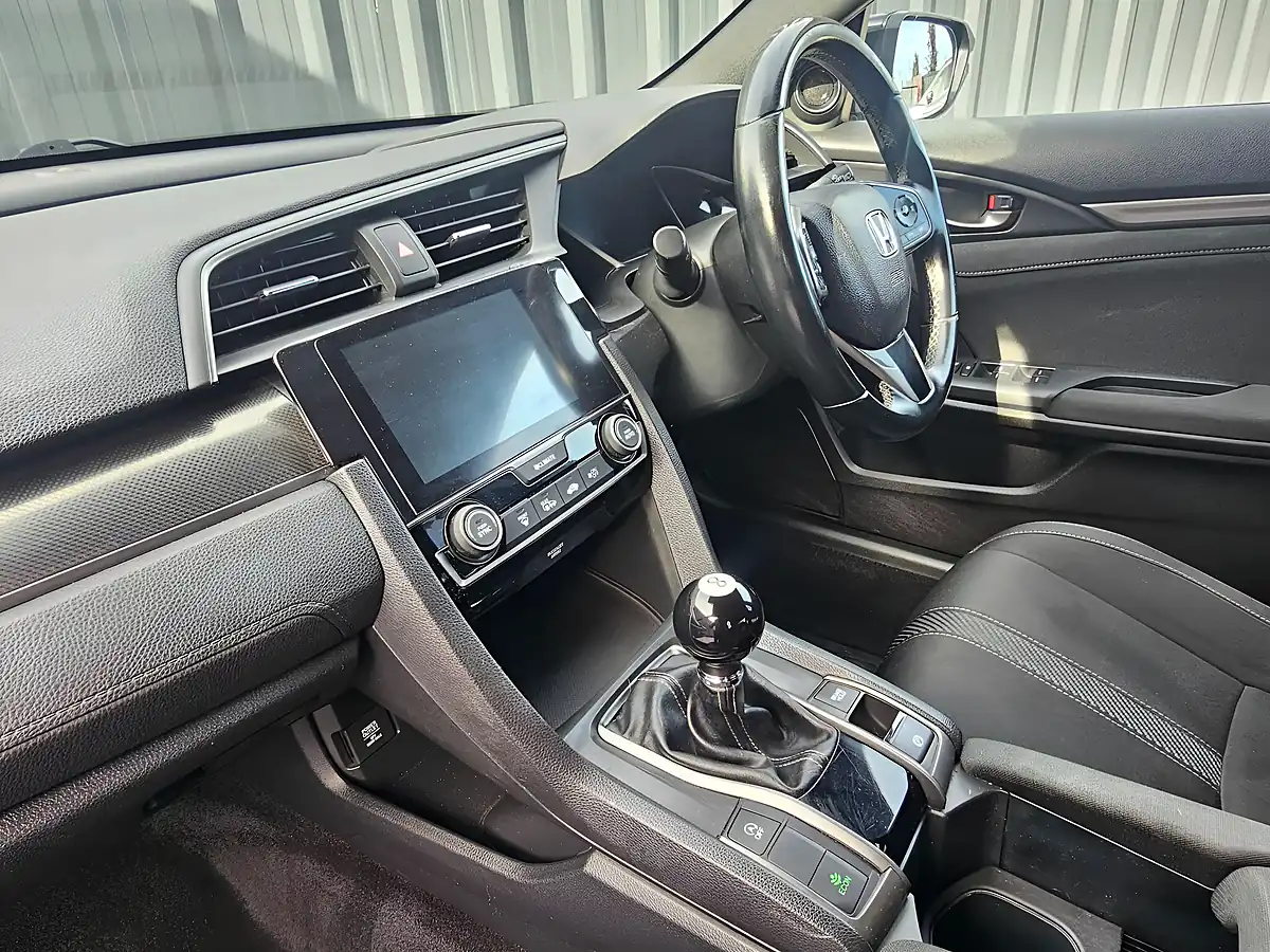 Used 2018 Honda Civic Sr Black - Interior and Exterior details 8