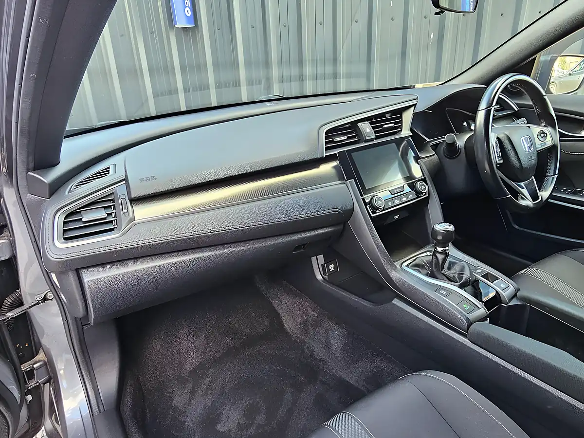 Used 2018 Honda Civic Sr Grey - Interior and Exterior details 7