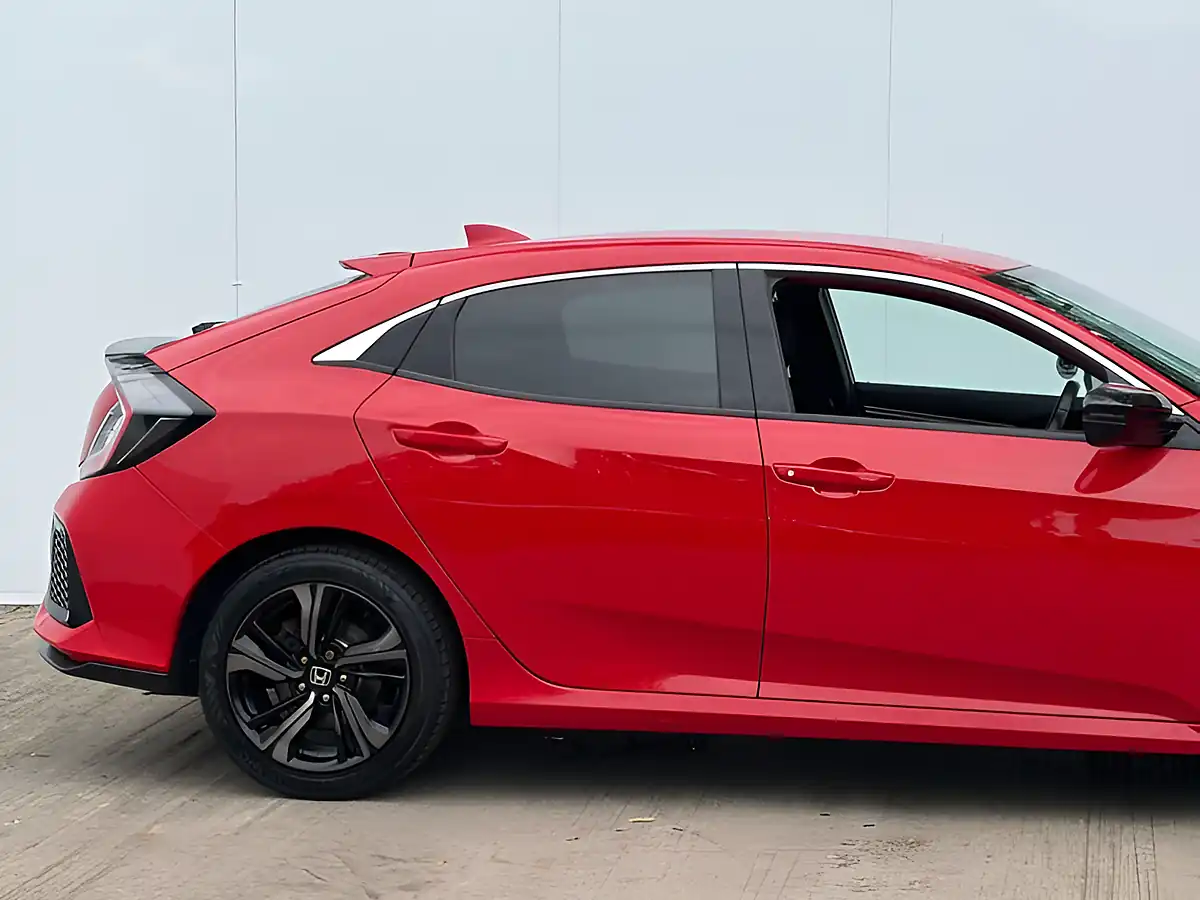 Used 2018 Honda Civic Sr Rallye Red - Interior and Exterior details 9