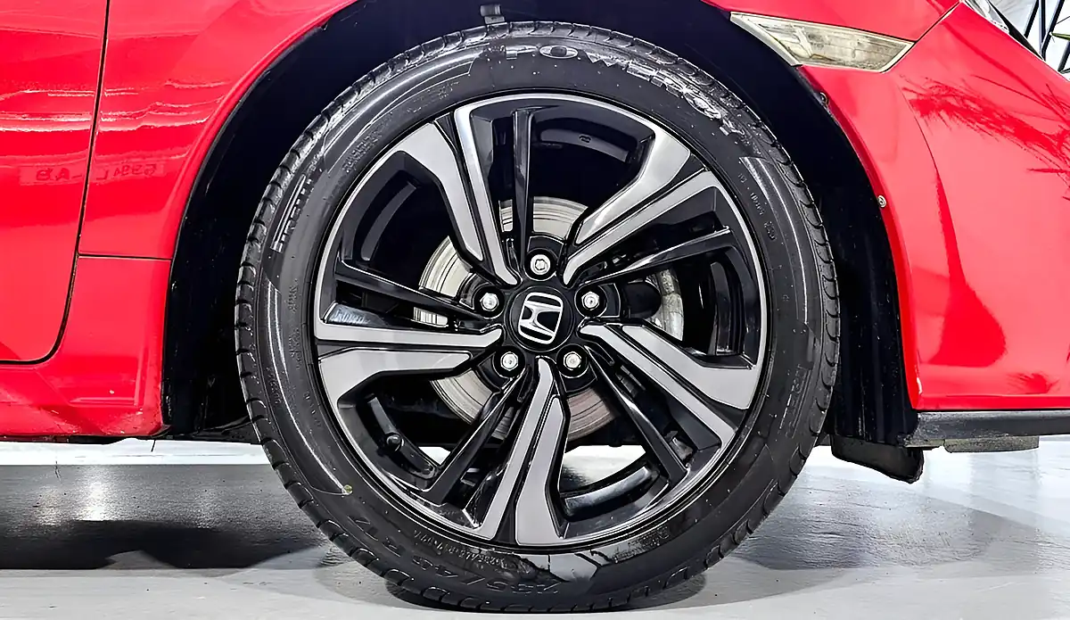 Used 2018 Honda Civic Sr Red - Interior and Exterior details 14