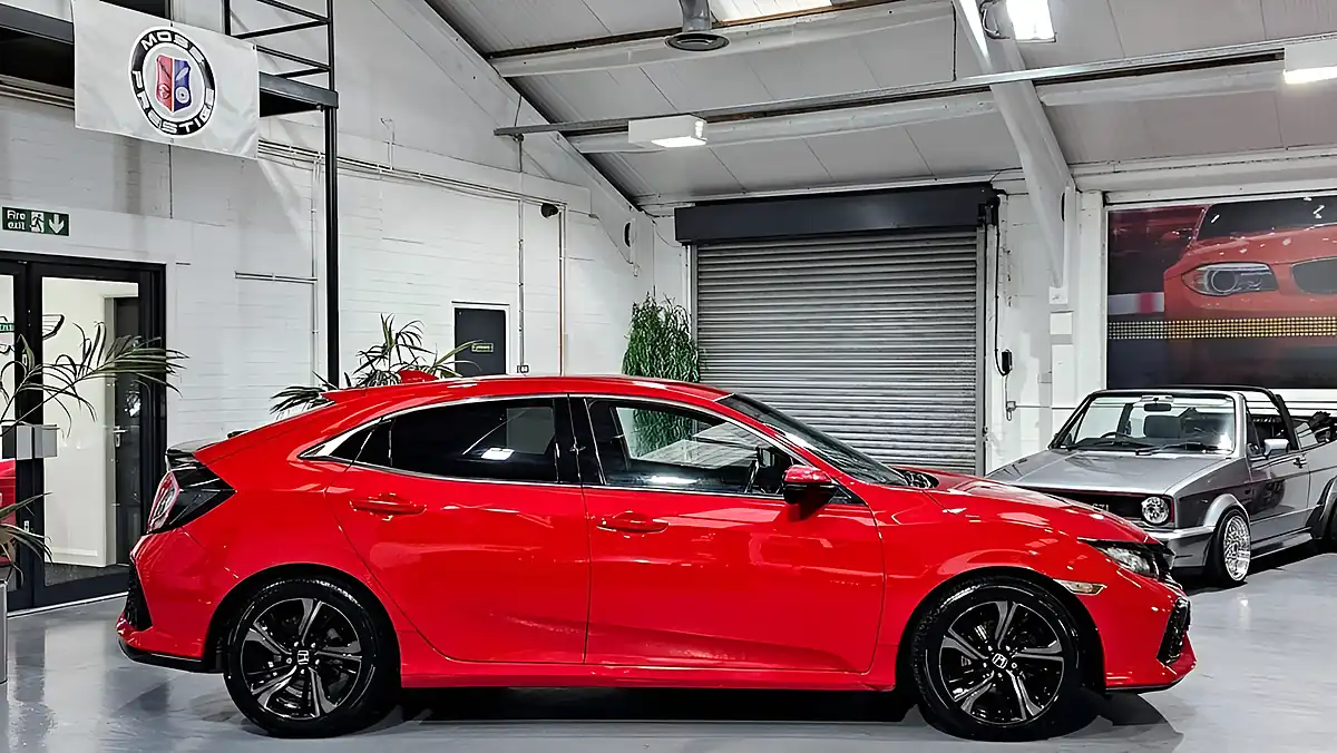 Used 2018 Honda Civic Sr Red - Interior and Exterior details 5