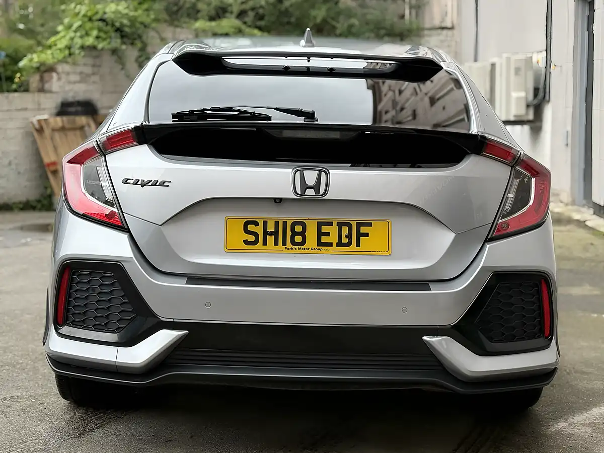 Used 2018 Honda Civic Sr Silver - Interior and Exterior details 10