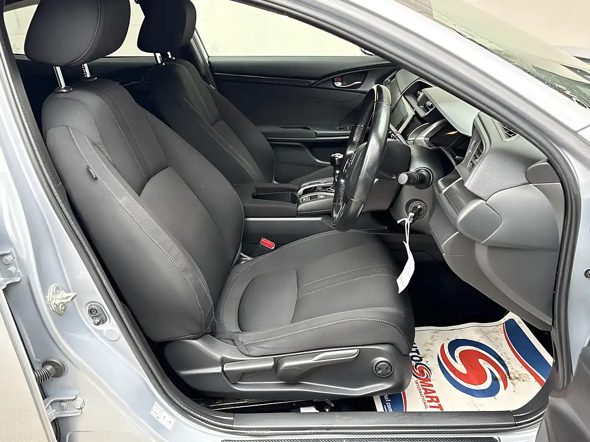 Used 2018 Honda Civic Sr Silver - Interior and Exterior details 11