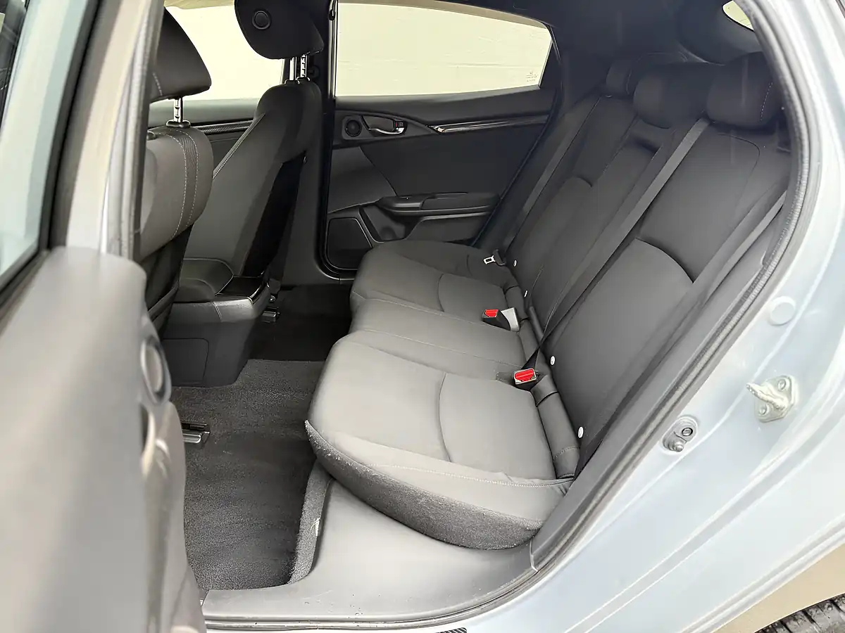 Used 2018 Honda Civic Sr Silver - Interior and Exterior details 14