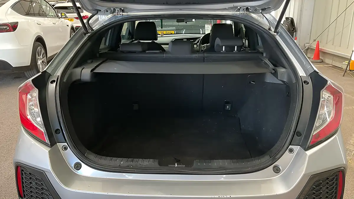 Used 2018 Honda Civic Sr Silver - Interior and Exterior details 20