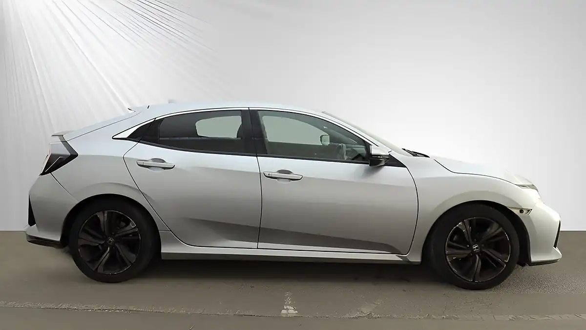 Used 2018 Honda Civic Sr Silver - Interior and Exterior details 8