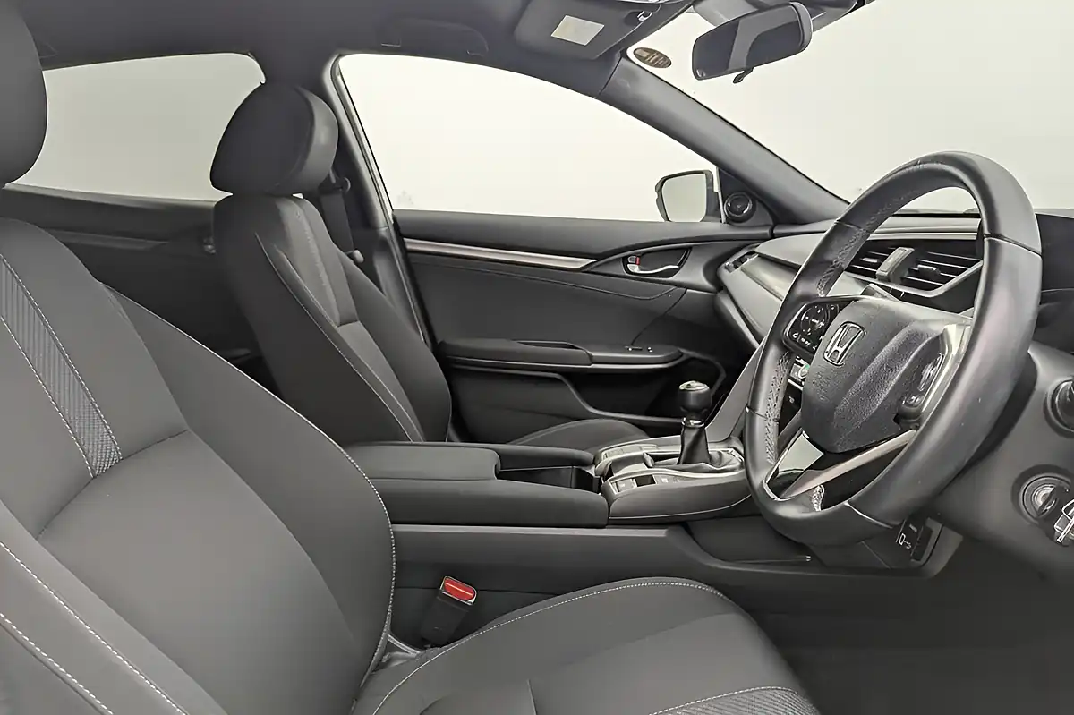Used 2018 Honda Civic Sr White - Interior and Exterior details 3