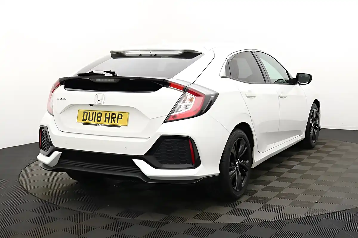 Used 2018 Honda Civic Sr White - Interior and Exterior details 4