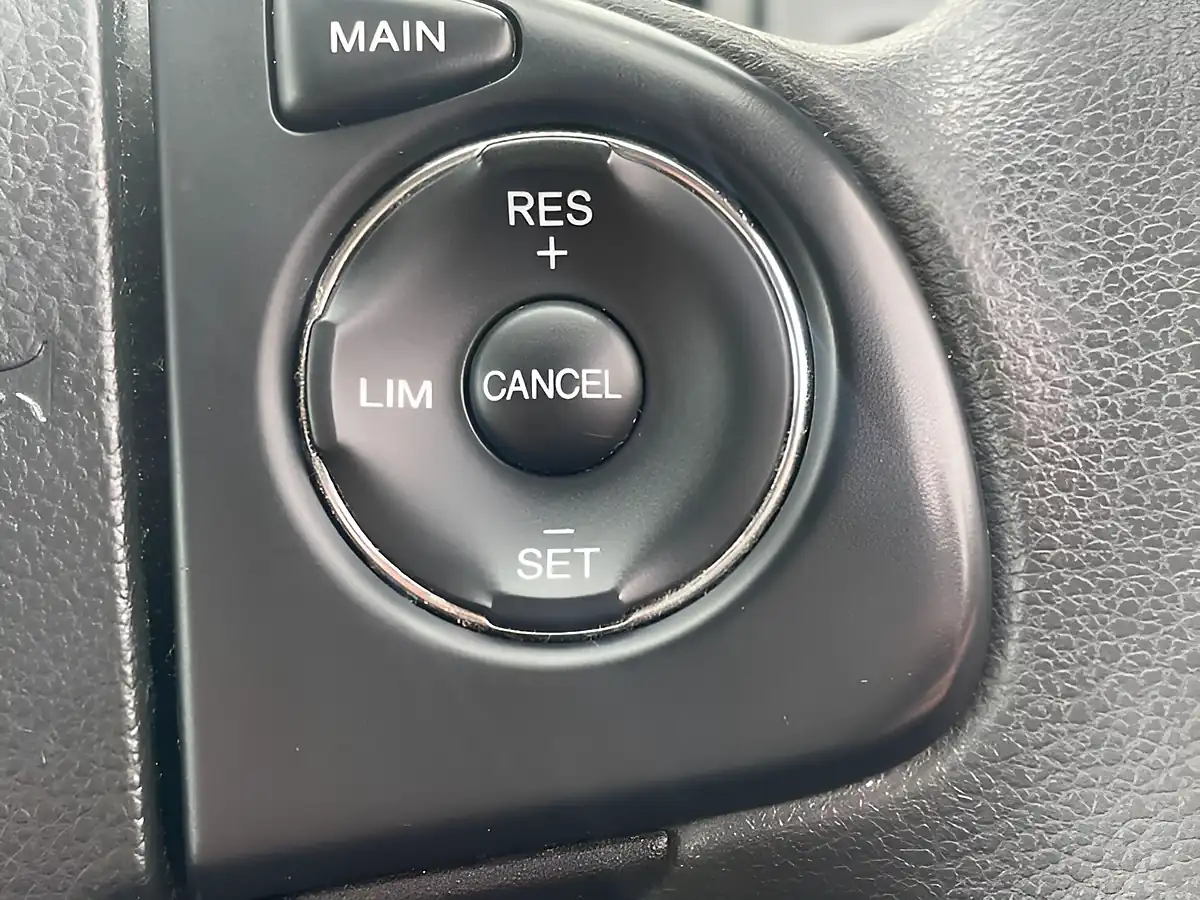 Used 2018 Honda Cr-V S Navi White - Interior and Exterior details 20