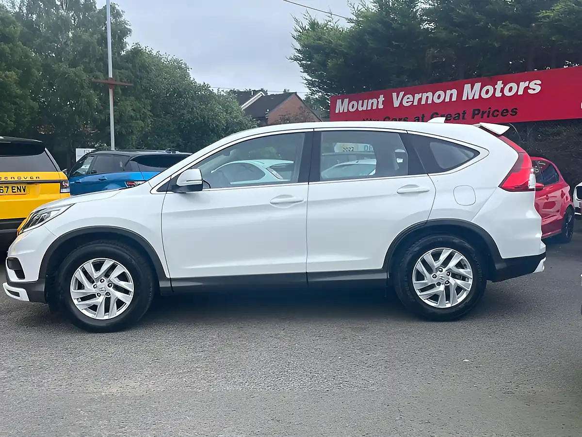 Used 2018 Honda Cr-V S Navi White - Interior and Exterior details 4