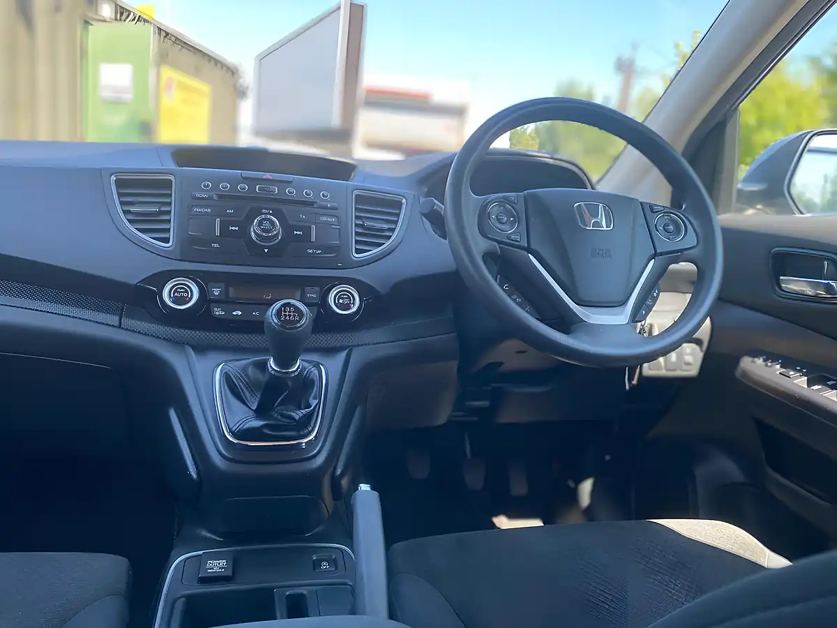 Used 2018 Honda Cr-V S Plus Silver - Interior and Exterior details 14
