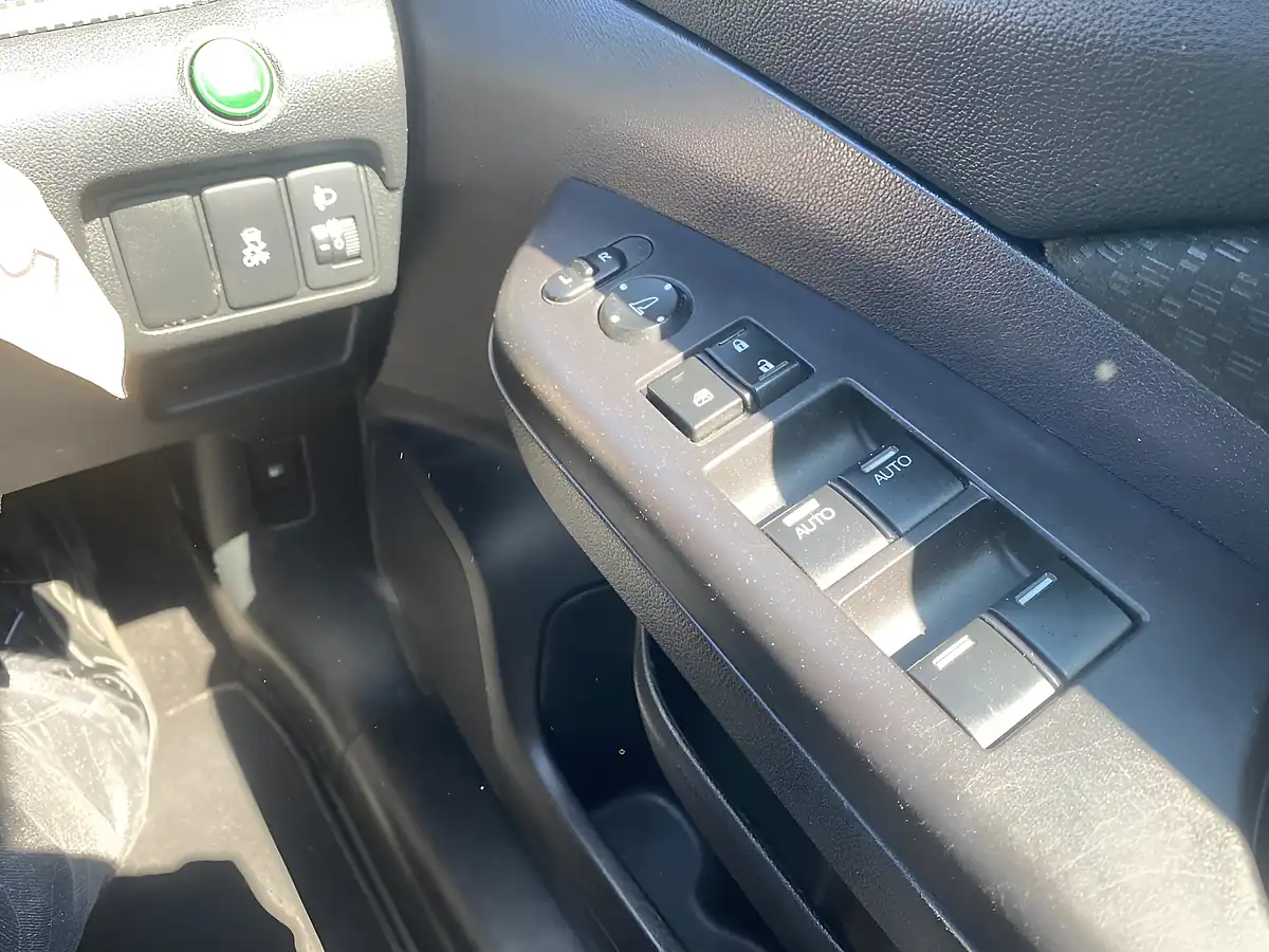 Used 2018 Honda Cr-V S Plus Silver - Interior and Exterior details 17
