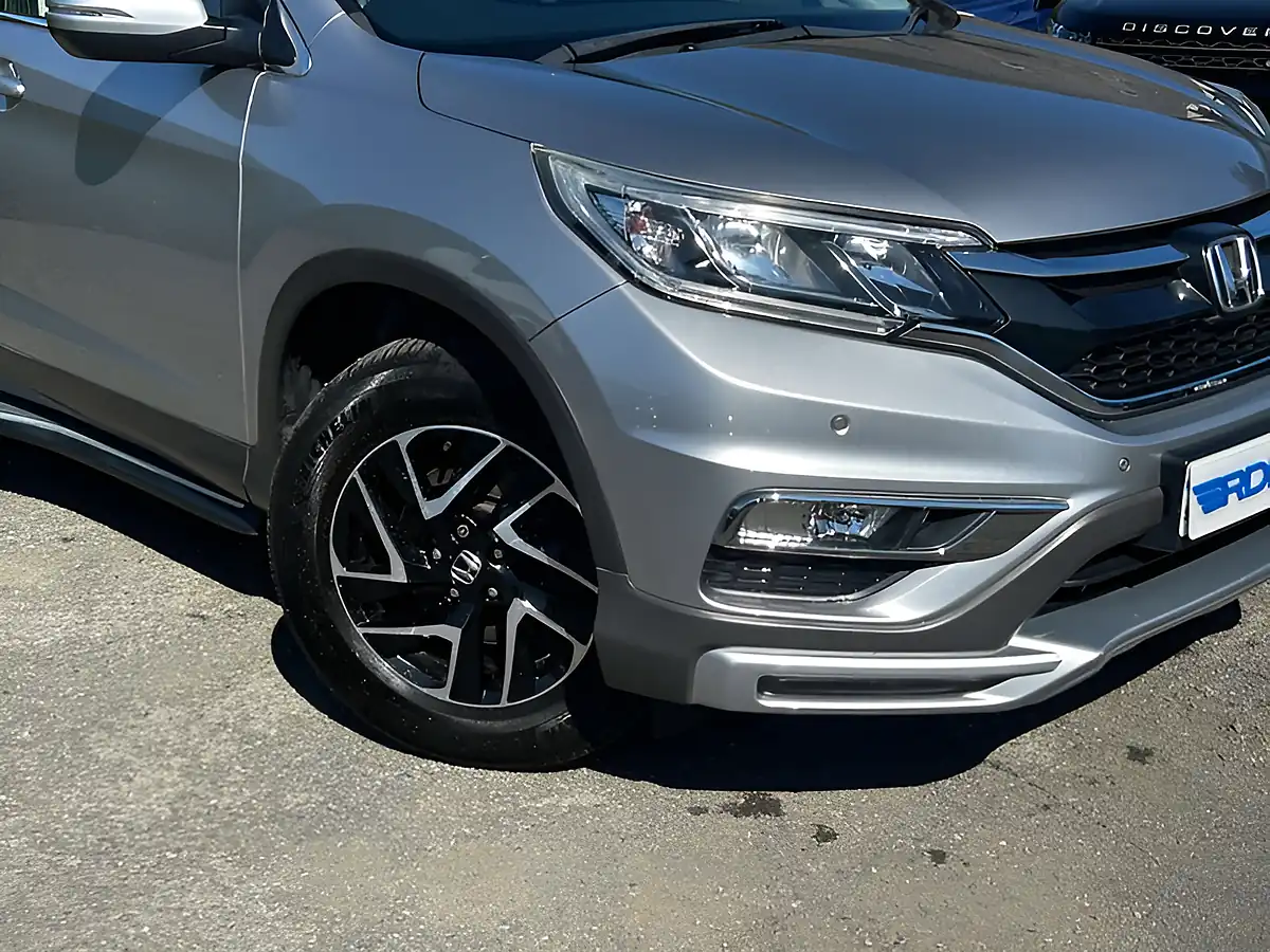 Used 2018 Honda Cr-V Se+ Navi Silver - Interior and Exterior details 15