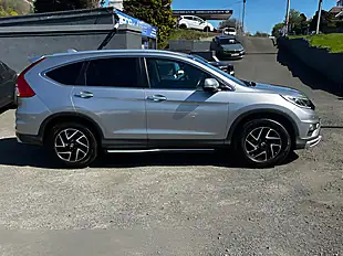 Used 2018 Honda Cr-V Se+ Navi Silver - Interior and Exterior details 16