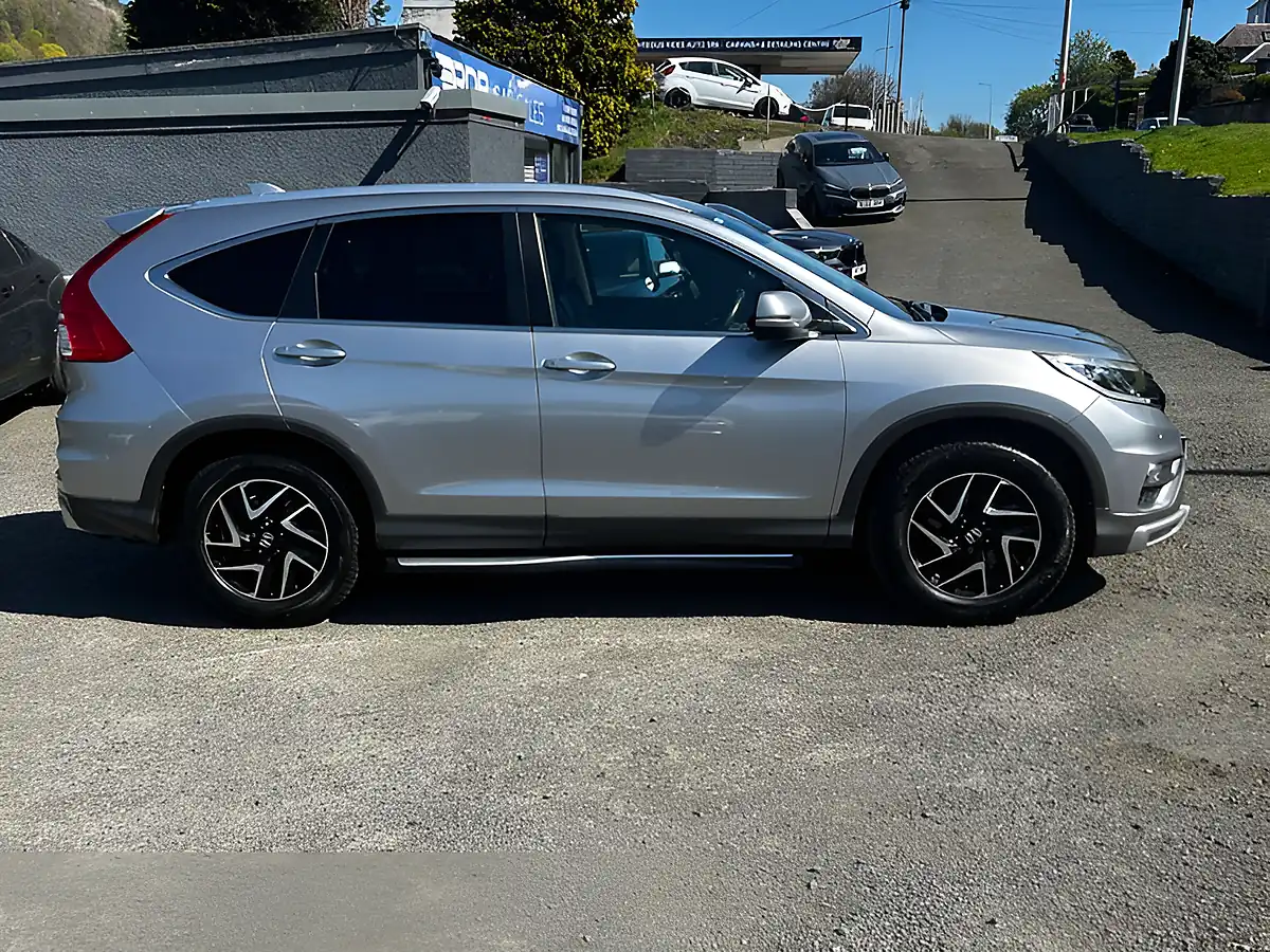 Used 2018 Honda Cr-V Se+ Navi Silver - Interior and Exterior details 16