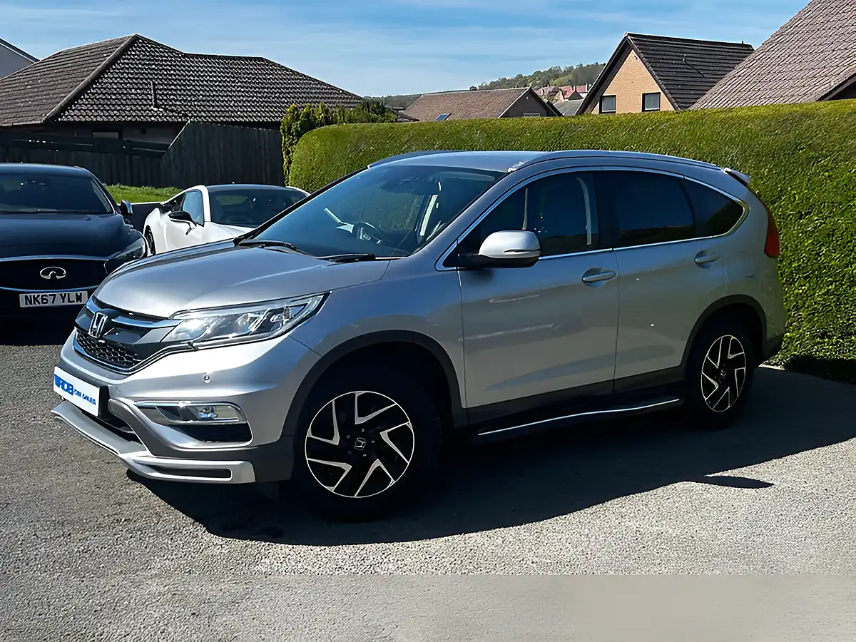 Used 2018 Honda Cr-V Se+ Navi Silver - Interior and Exterior details 4