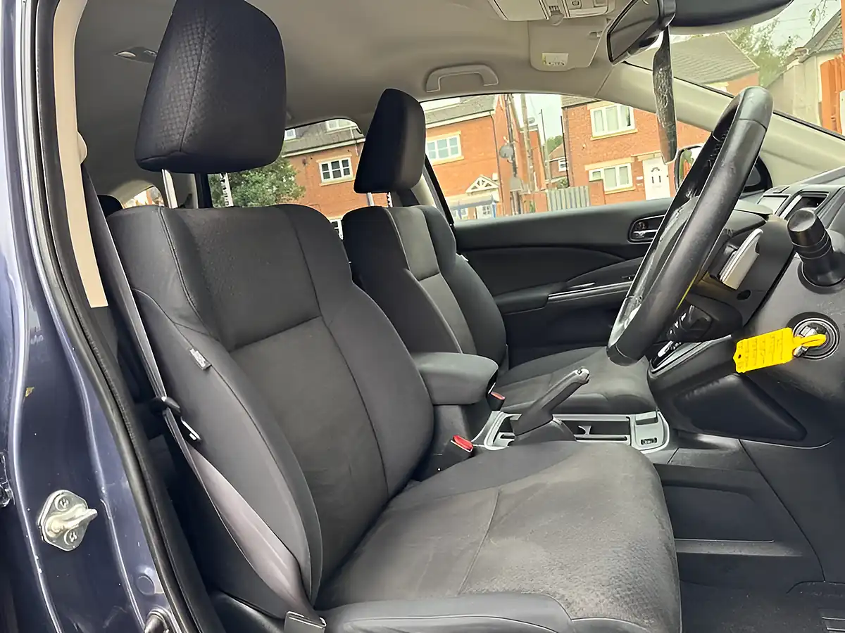 Used 2018 Honda Cr-V Se Plus Navi Blue - Interior and Exterior details 11
