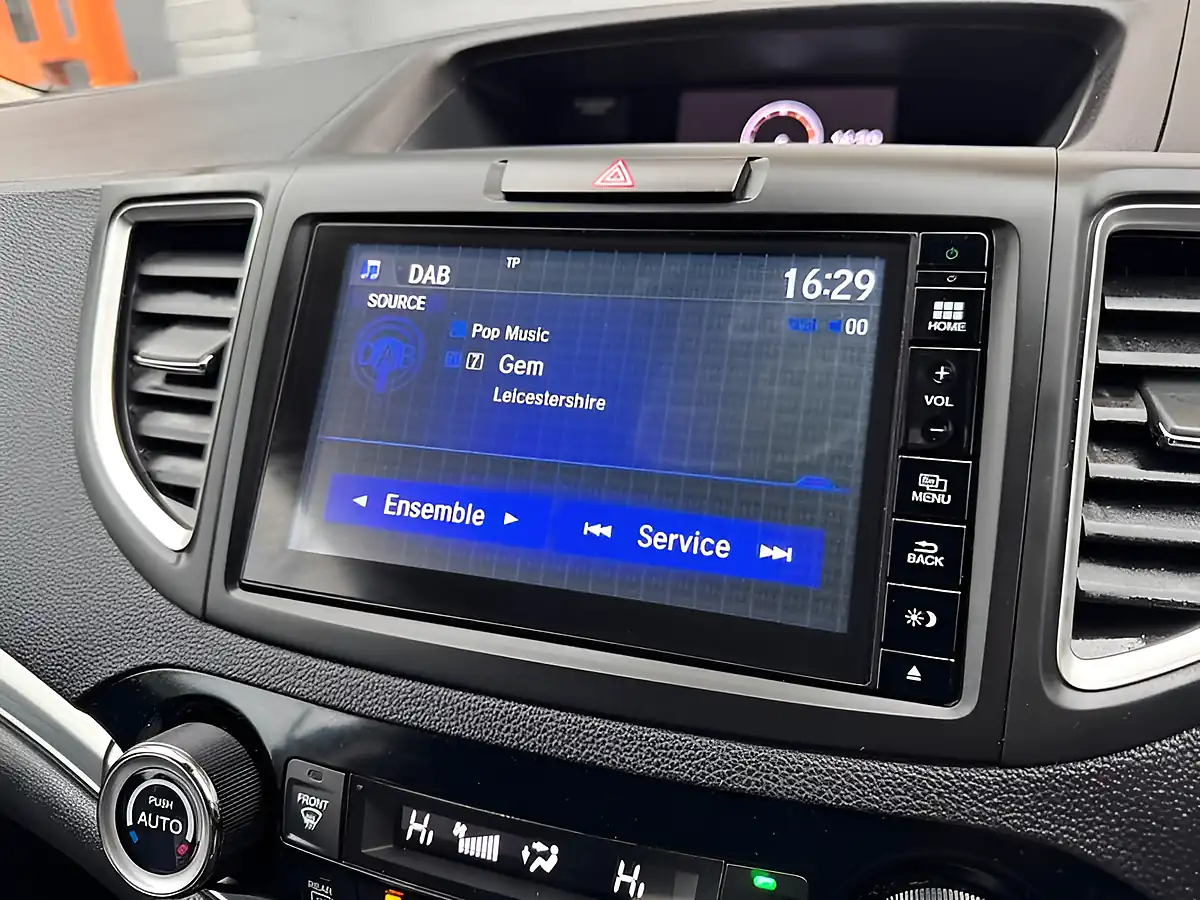 Used 2018 Honda Cr-V Se Plus Navi Blue - Interior and Exterior details 13