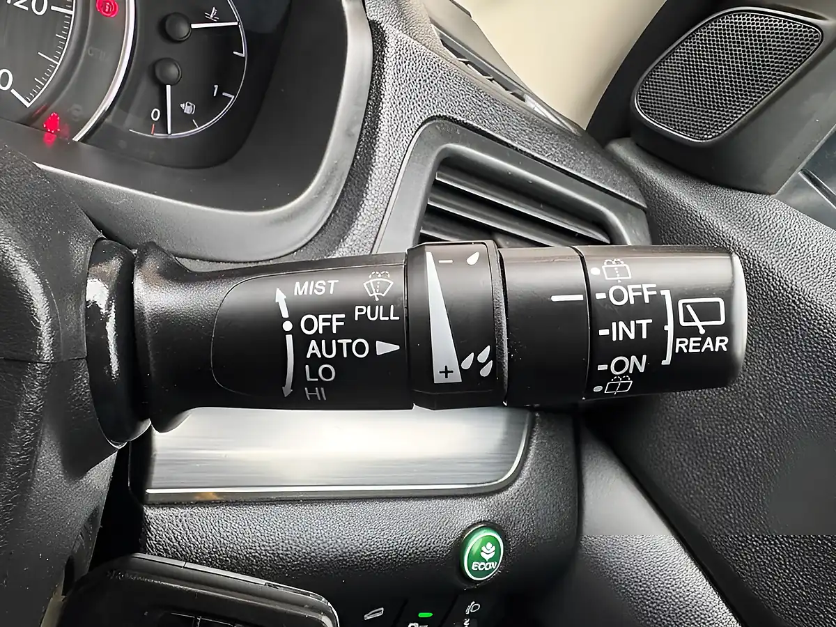 Used 2018 Honda Cr-V Se Plus Navi Blue - Interior and Exterior details 17