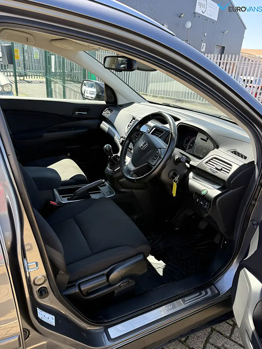 Used 2018 Honda Cr-V Se Plus Navi Grey - Interior and Exterior details 11