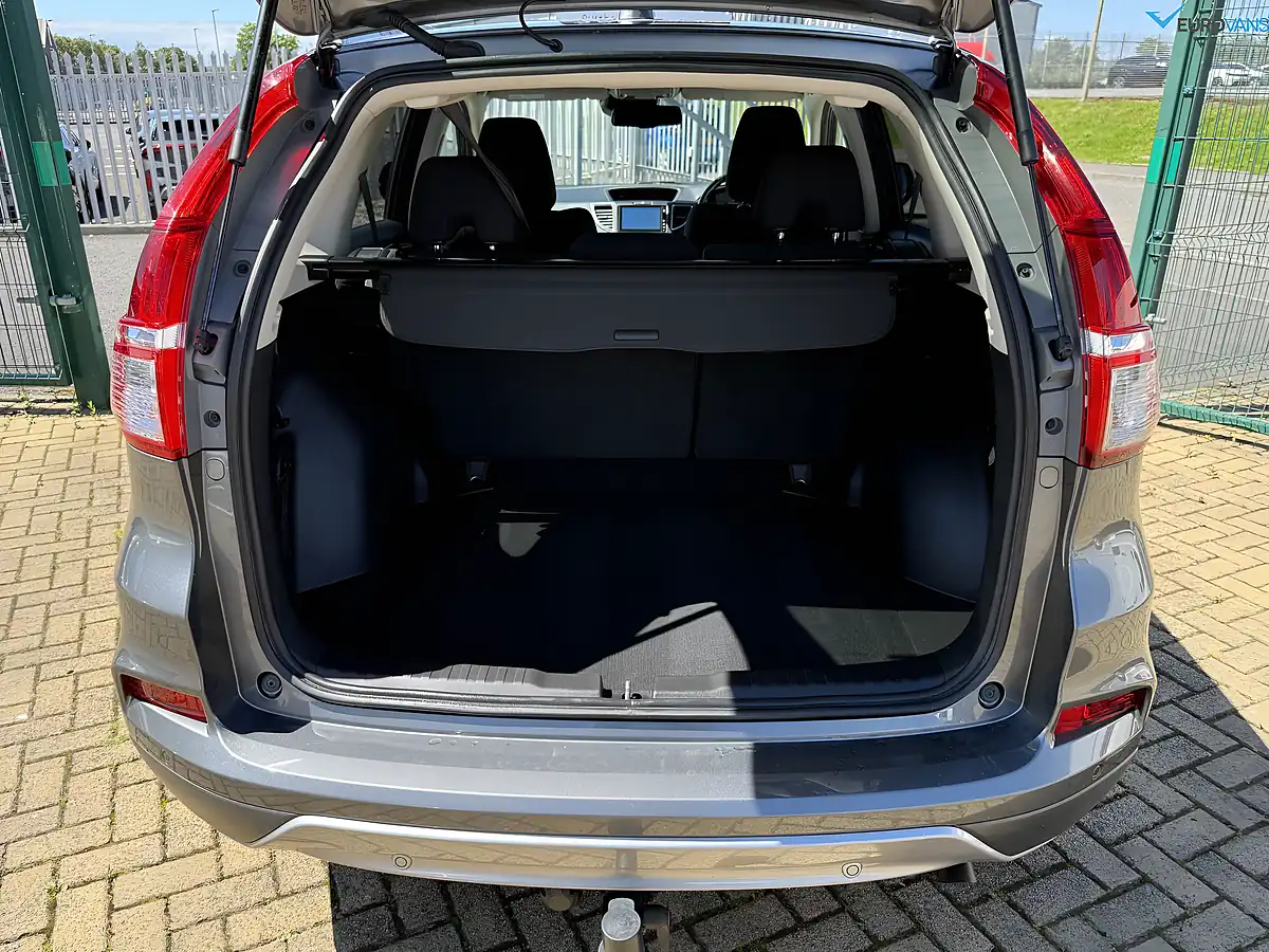 Used 2018 Honda Cr-V Se Plus Navi Grey - Interior and Exterior details 9