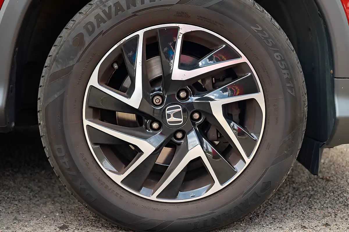 Used 2018 Honda Cr-V Se Plus Navi Passion Red - Interior and Exterior details 10