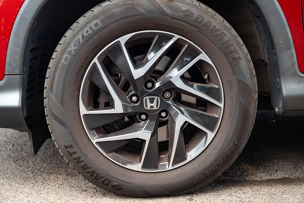 Used 2018 Honda Cr-V Se Plus Navi Passion Red - Interior and Exterior details 11
