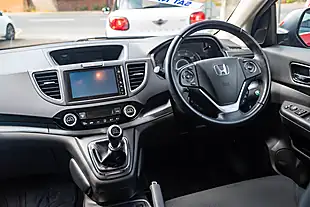 Used 2018 Honda Cr-V Se Plus Navi Passion Red - Interior and Exterior details 16