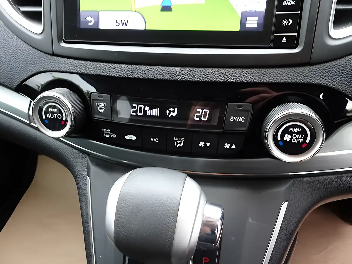 Used 2018 Honda Cr-V Se Plus Navi White Orchid - Interior and Exterior details 10