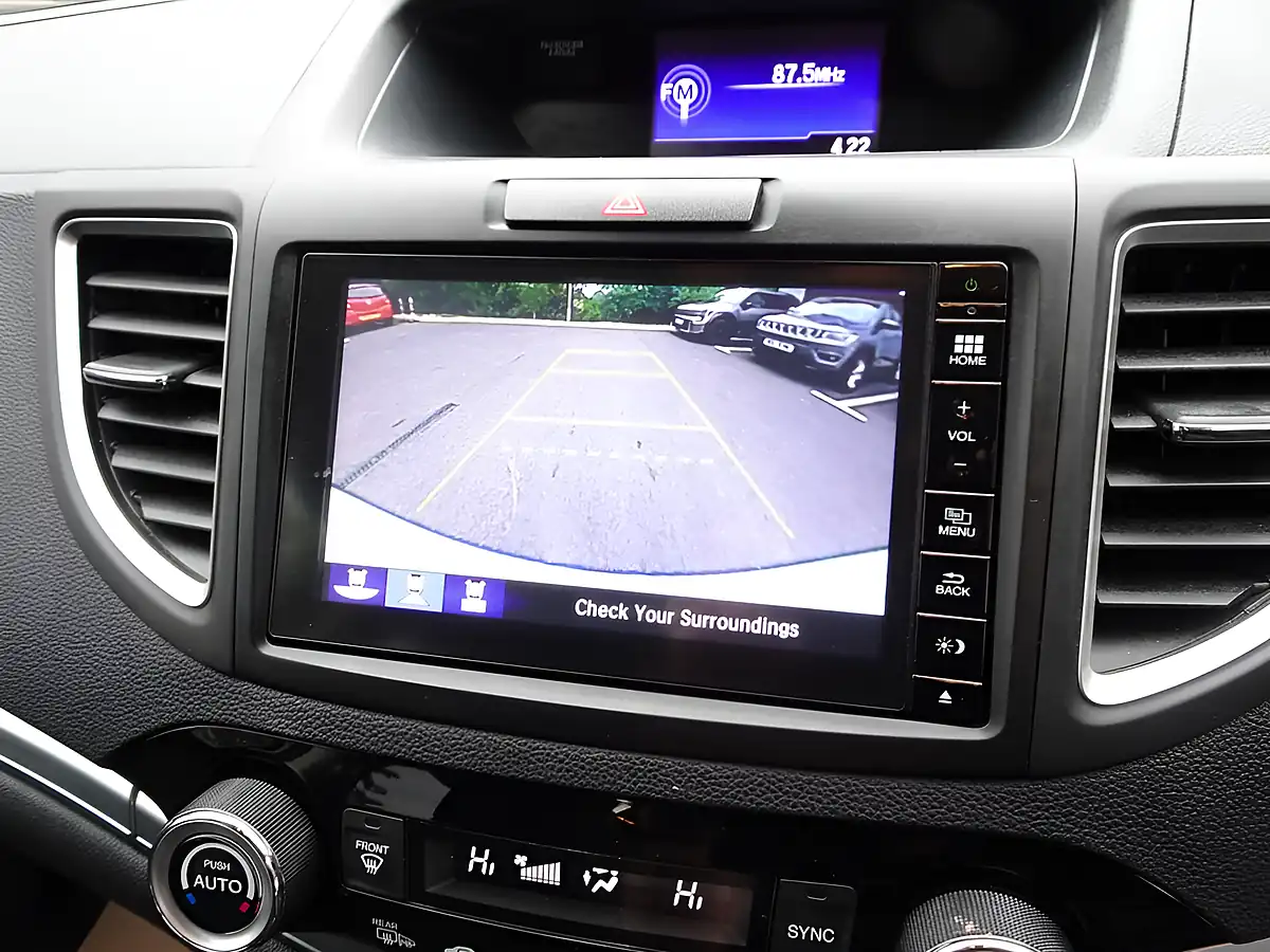 Used 2018 Honda Cr-V Se Plus Navi White Orchid - Interior and Exterior details 14
