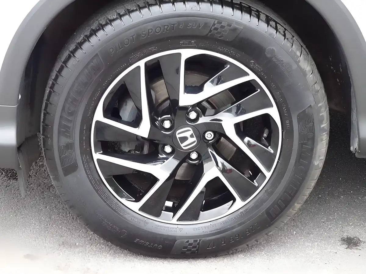 Used 2018 Honda Cr-V Se Plus Navi White Orchid - Interior and Exterior details 18