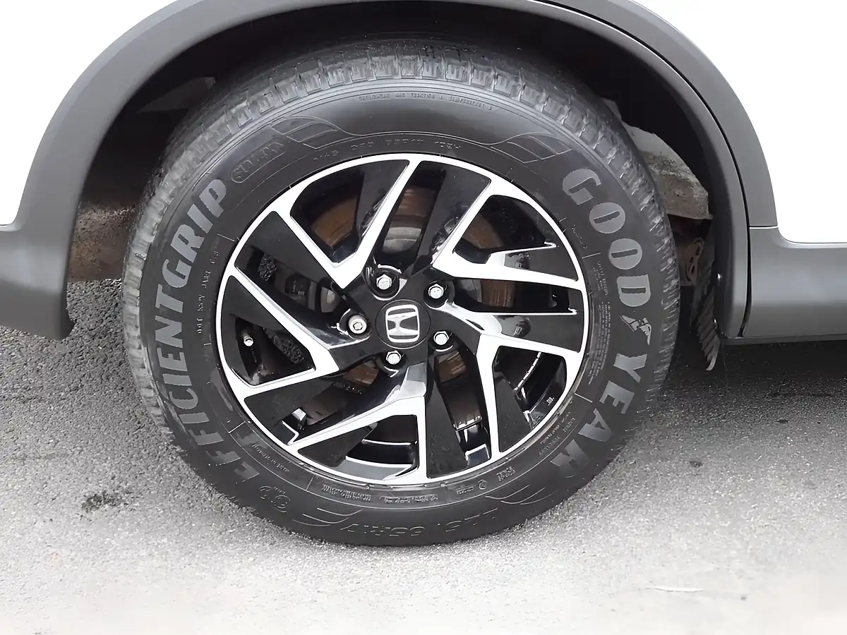 Used 2018 Honda Cr-V Se Plus Navi White Orchid - Interior and Exterior details 19