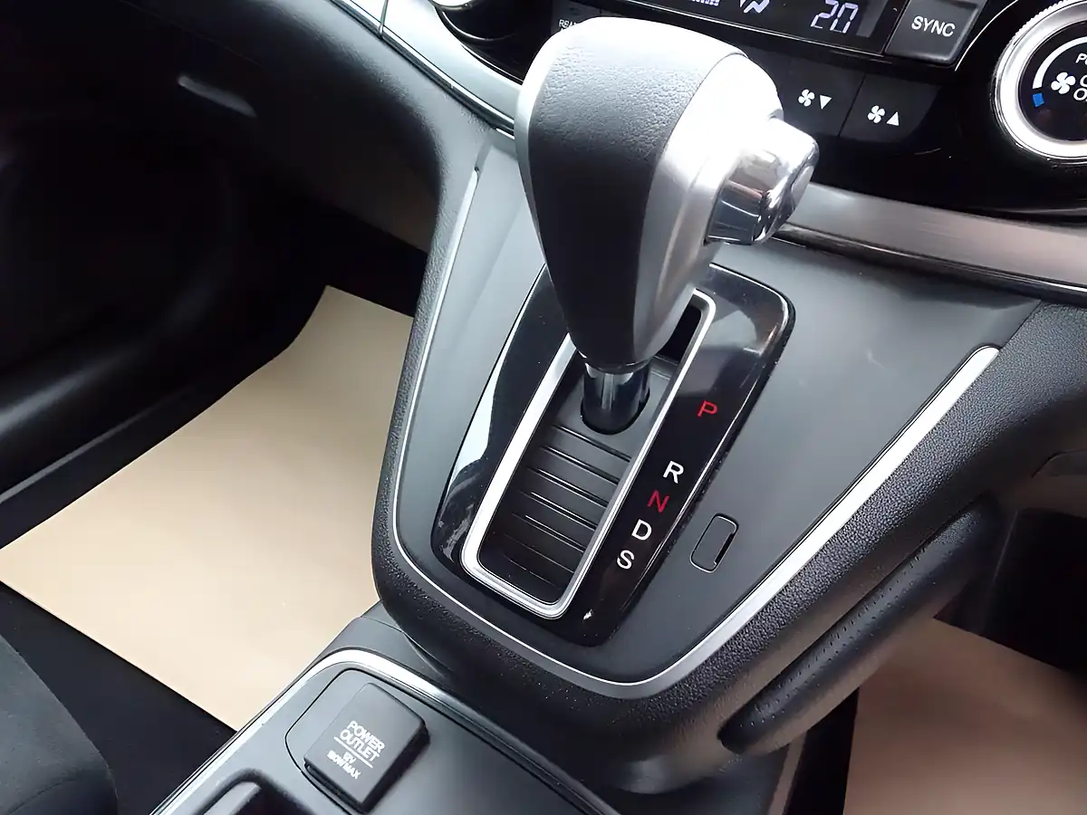 Used 2018 Honda Cr-V Se Plus Navi White Orchid - Interior and Exterior details 4