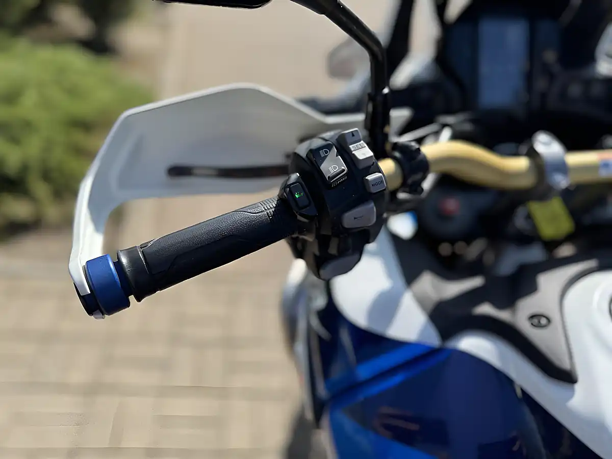 Used 2018 Honda Crf 1000 D2-J White/Blue - Interior and Exterior details 11