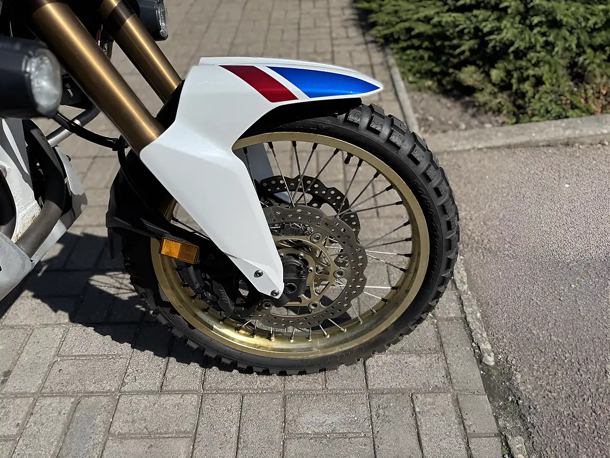 Used 2018 Honda Crf 1000 D2-J White/Blue - Interior and Exterior details 15