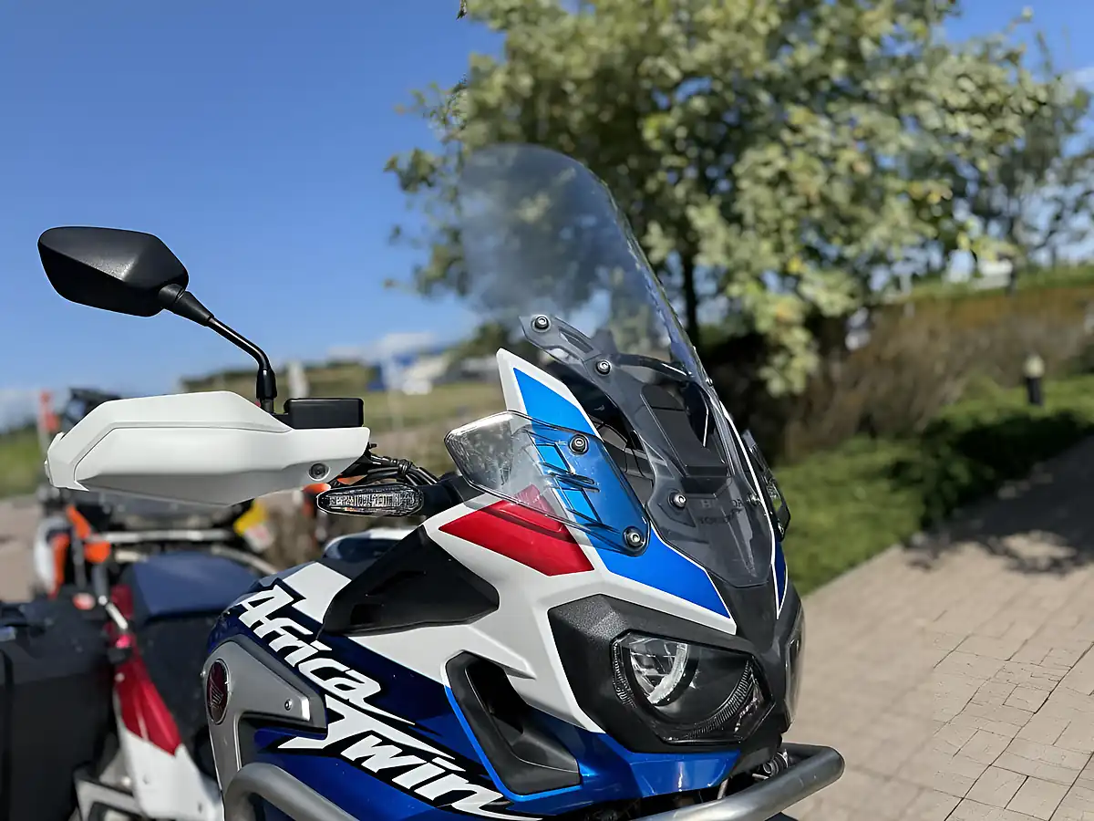 Used 2018 Honda Crf 1000 D2-J White/Blue - Interior and Exterior details 17