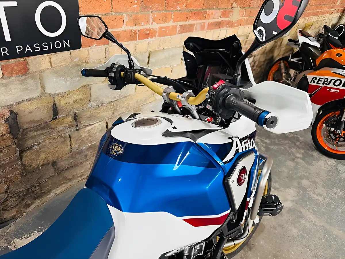 Used 2018 Honda Crf1000l Africa Twin White - Interior and Exterior details 8