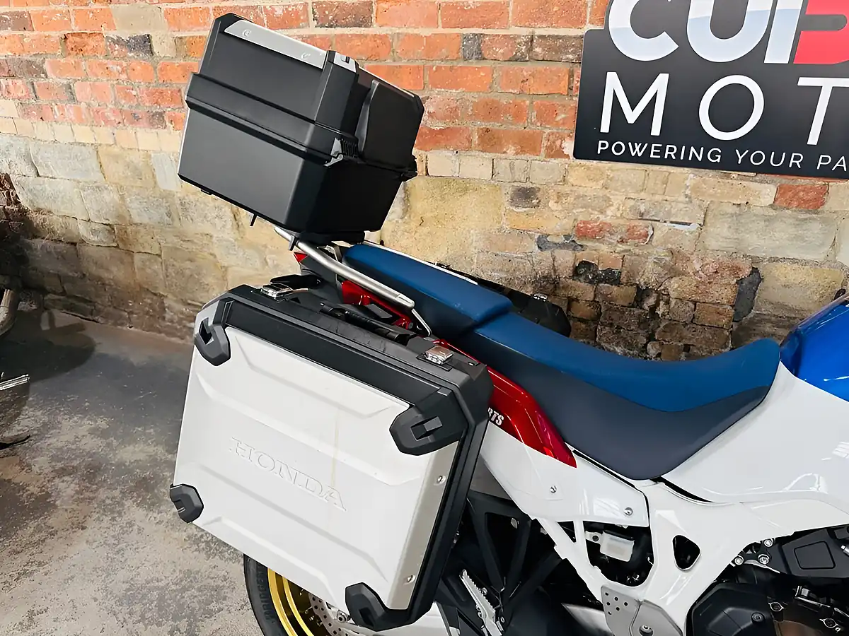 Used 2018 Honda Crf1000l Africa Twin White - Interior and Exterior details 9