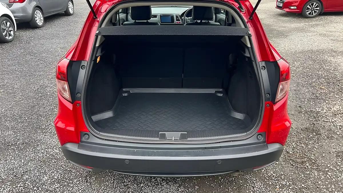 Used 2018 Honda Hr-V Ex Red - Interior and Exterior details 15