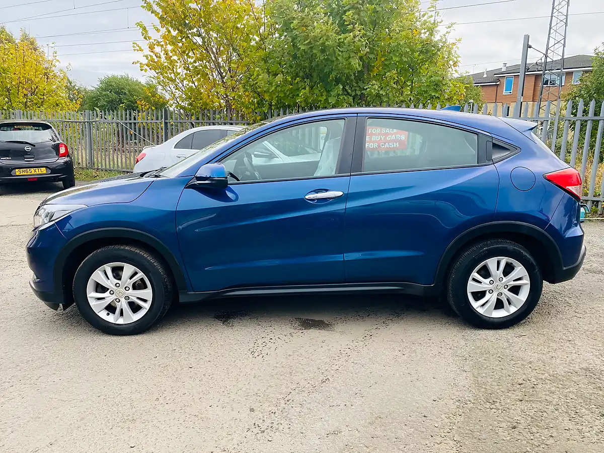 Used 2018 Honda Hr-V S Blue - Interior and Exterior details 10
