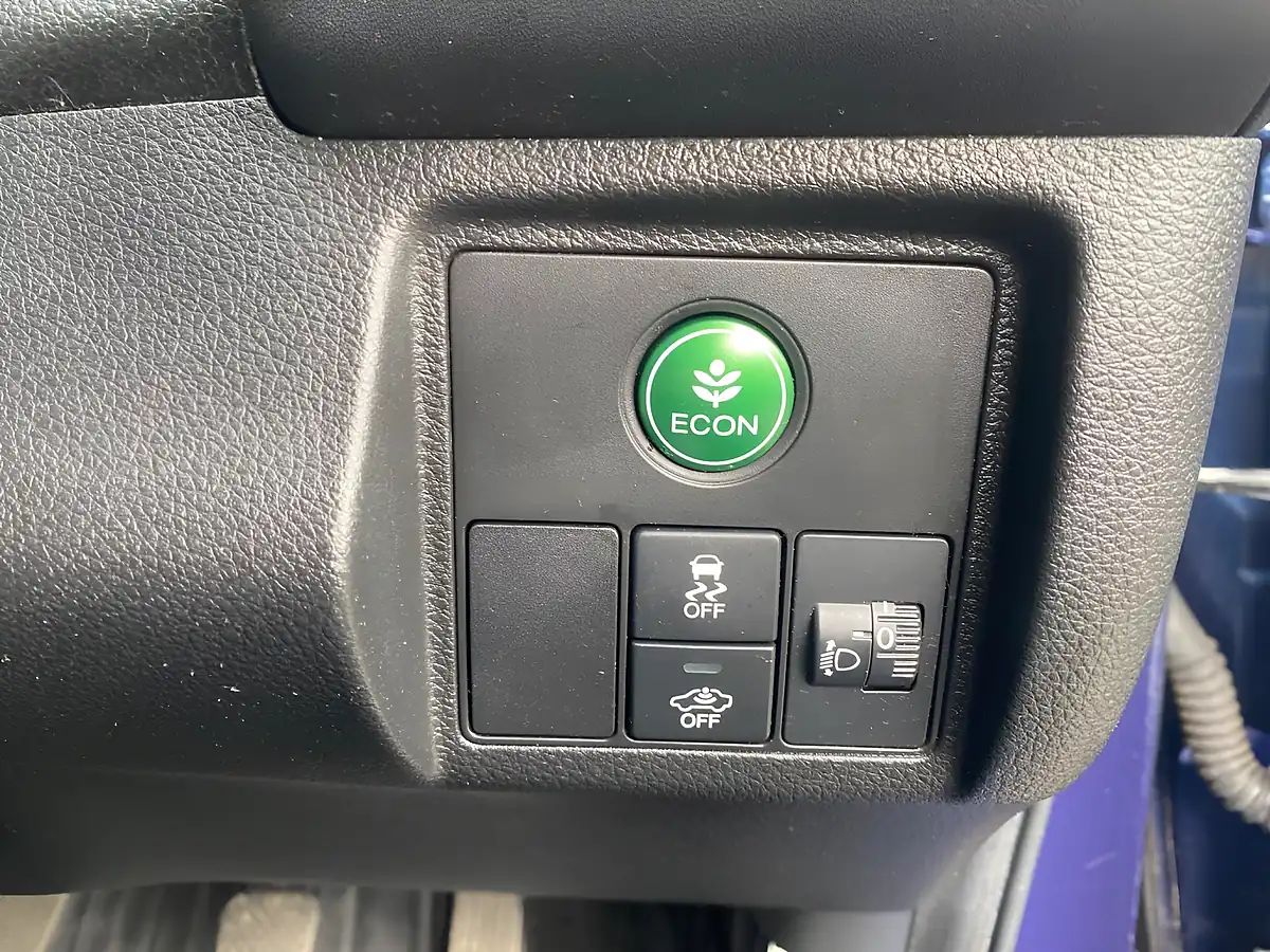 Used 2018 Honda Hr-V S Blue - Interior and Exterior details 15