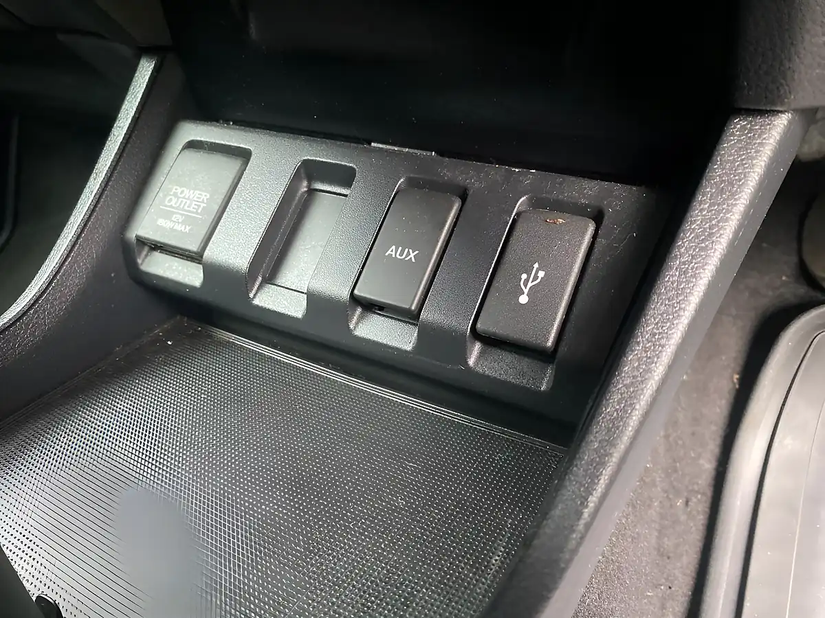 Used 2018 Honda Hr-V S Blue - Interior and Exterior details 6