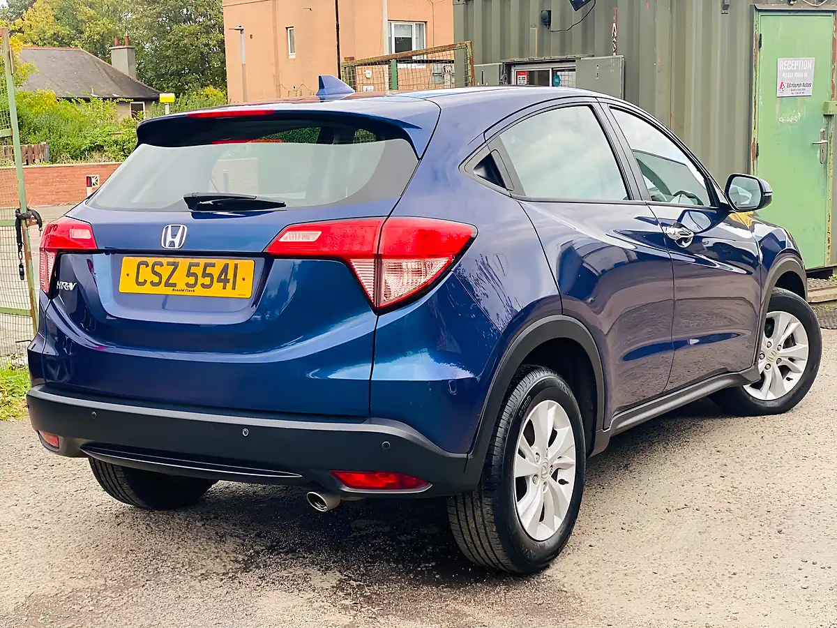 Used 2018 Honda Hr-V S Blue - Interior and Exterior details 7