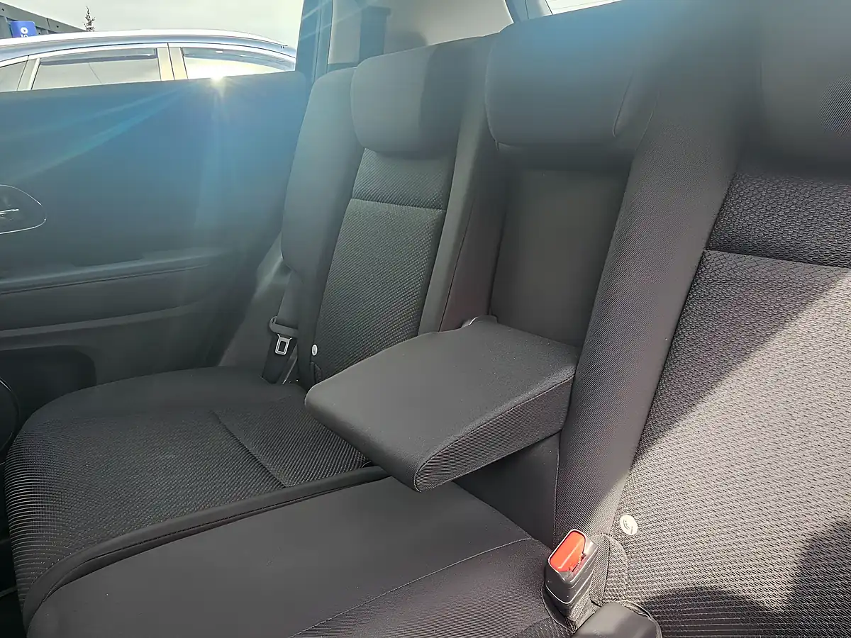 Used 2018 Honda Hr-V Se Black - Interior and Exterior details 12